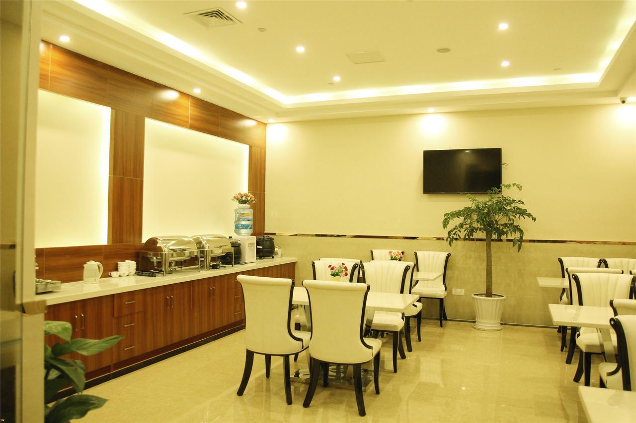 Greentree Alliance Guangxi Hezhou Babu District Lingfeng Square Hotel Exterior photo
