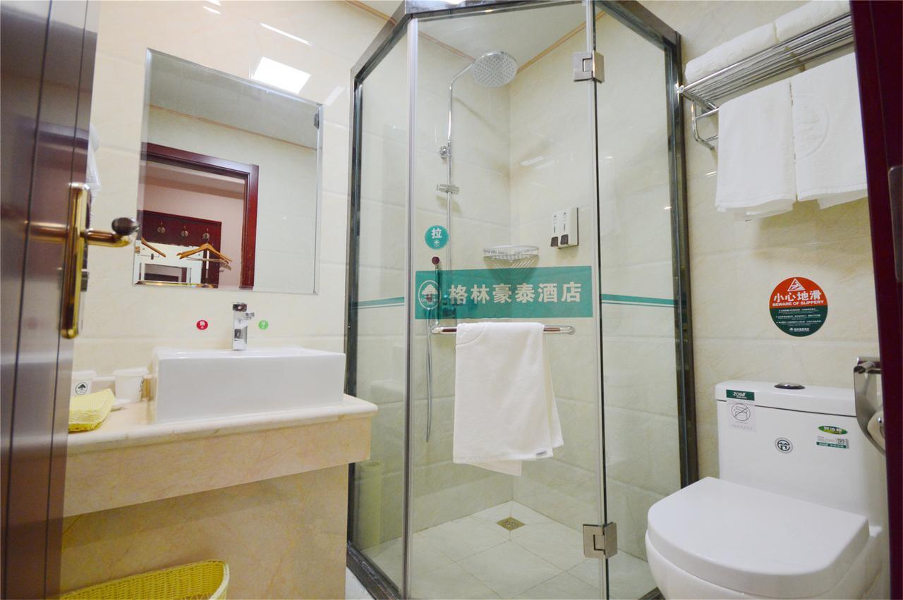 Greentree Alliance Guangxi Hezhou Babu District Lingfeng Square Hotel Exterior photo